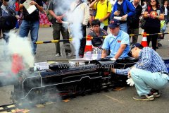 龍之盈游樂電動(dòng)超真一代、二代軌道小火車獨(dú)特之處