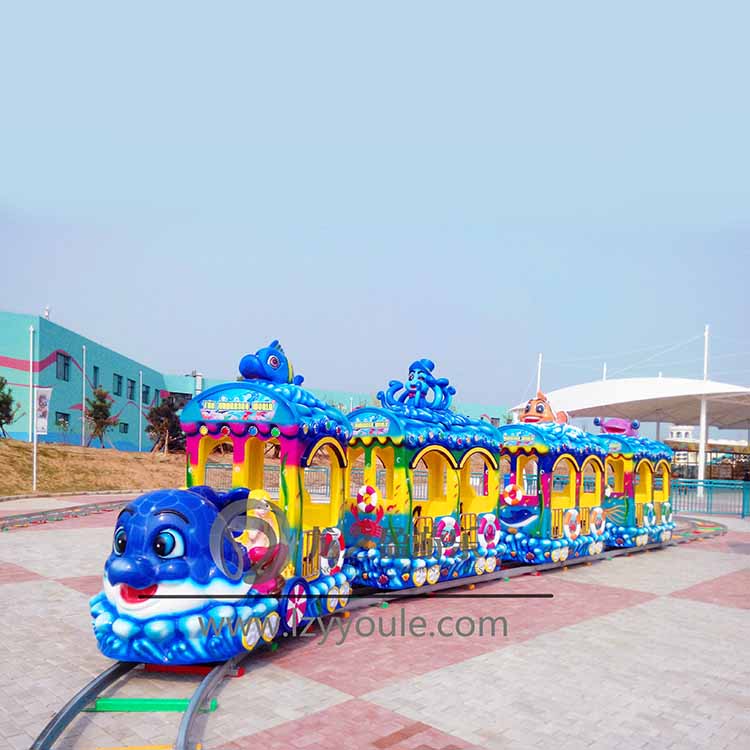 兒童游樂(lè)設(shè)備